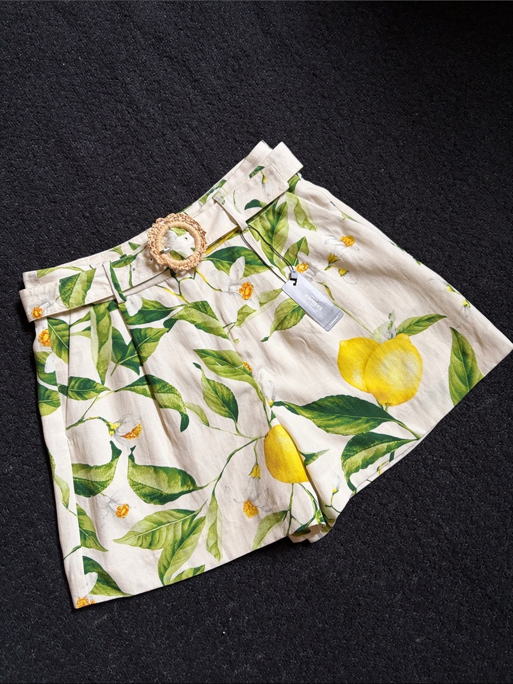 🍋 NWT EXPRESS WOMENS SIZE 2 HIGH WAISTED BELTED LEMON TREE SHORTS